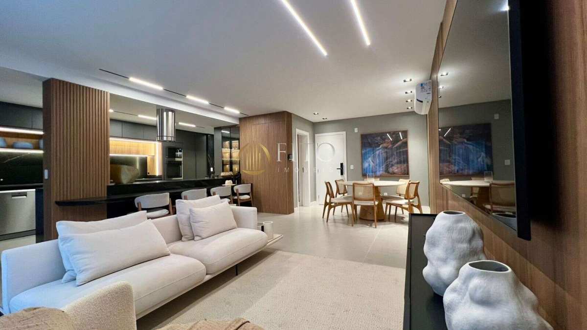 100M do Mar - Apartamento em Jurerê com 03 suítes finamente mobiliado e decorado