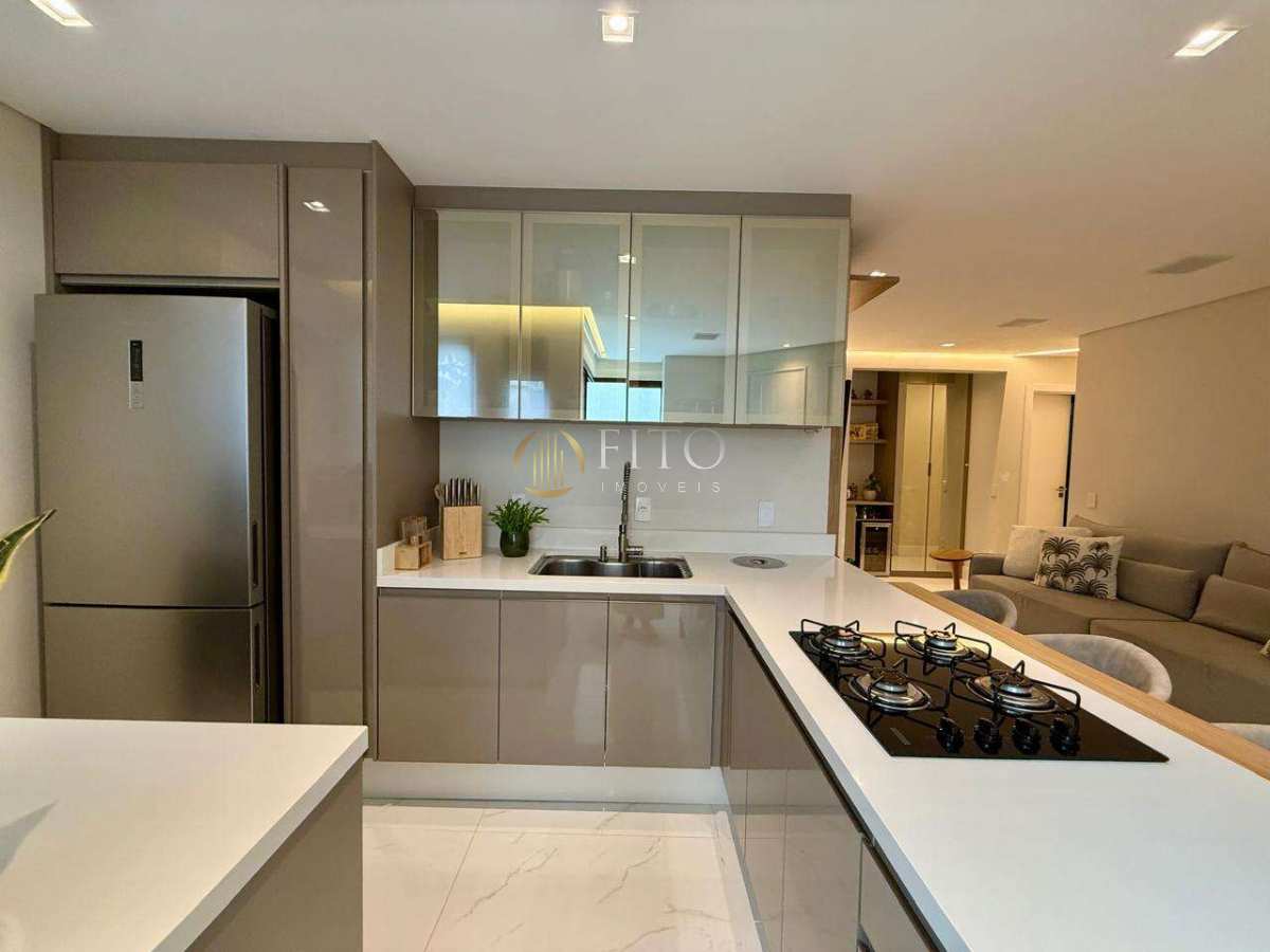 Apartamento à venda, com 2 quartos, a 400m do mar de Jurerê!